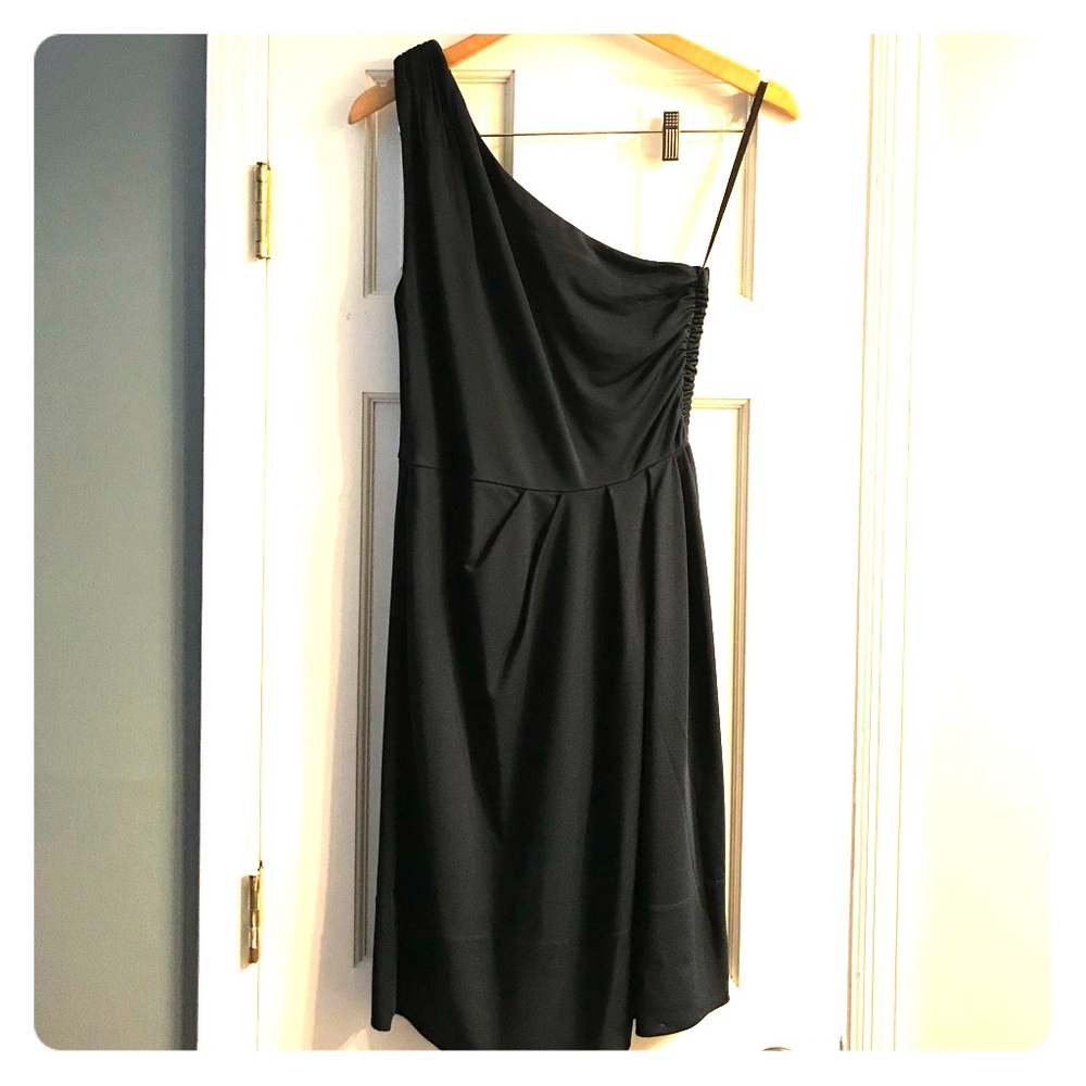 One-shoulder Dress